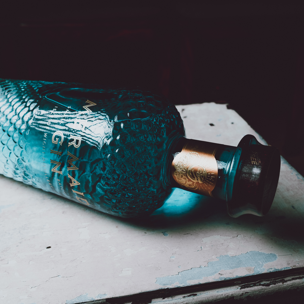BESONDERER GIN