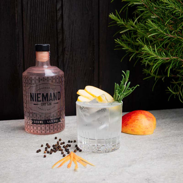 Niemand Dry Gin Drink Draufsicht